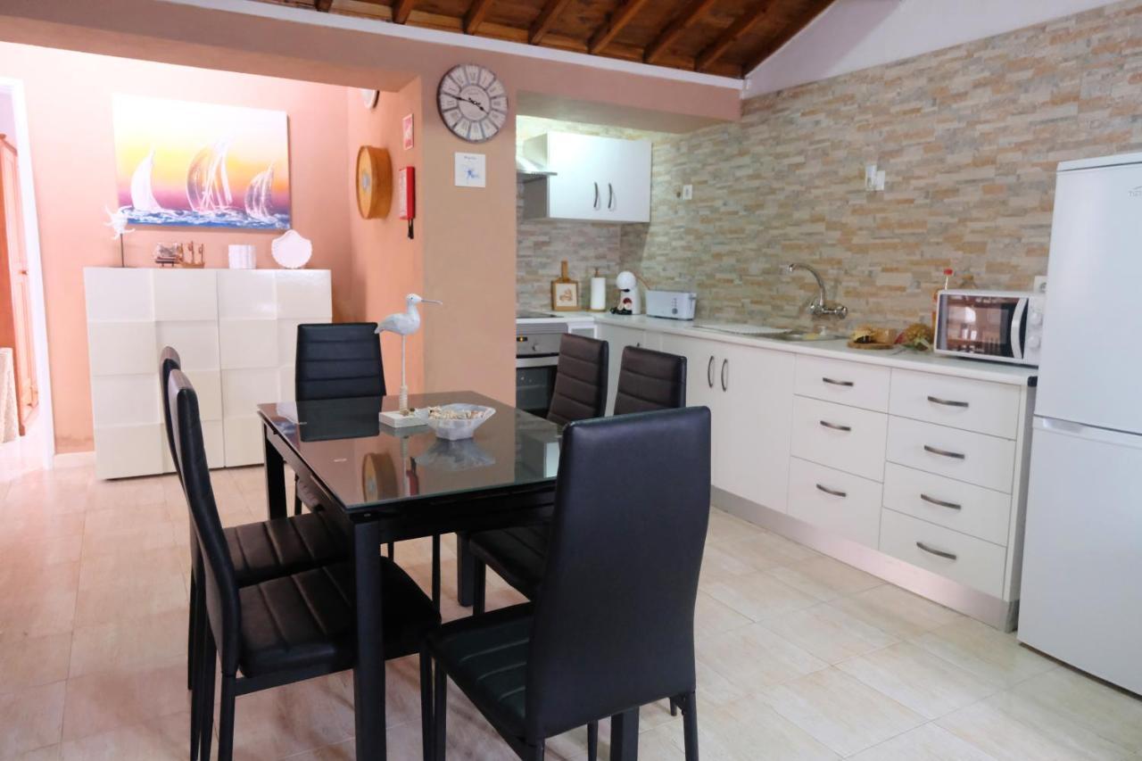 Magnólia - Casa com dois quartos junto ao mar - Renovada em 2022 Mosteiros (Azores) Exterior foto