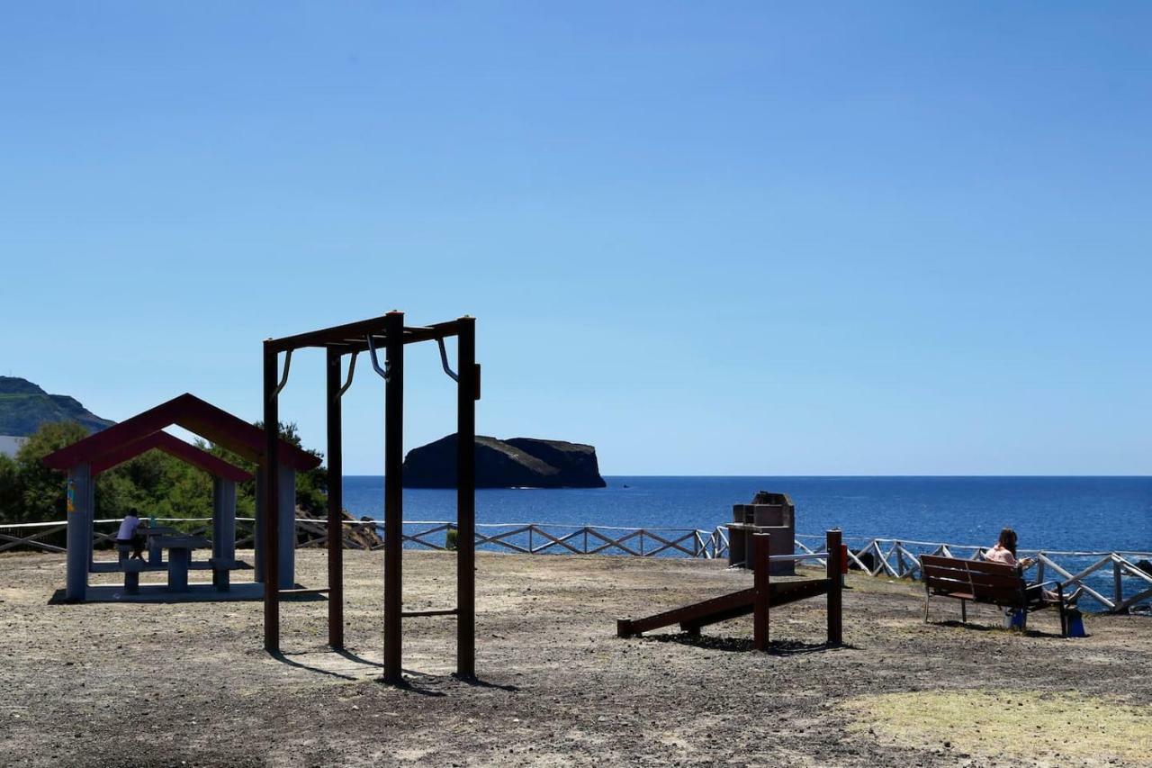 Magnólia - Casa com dois quartos junto ao mar - Renovada em 2022 Mosteiros (Azores) Exterior foto